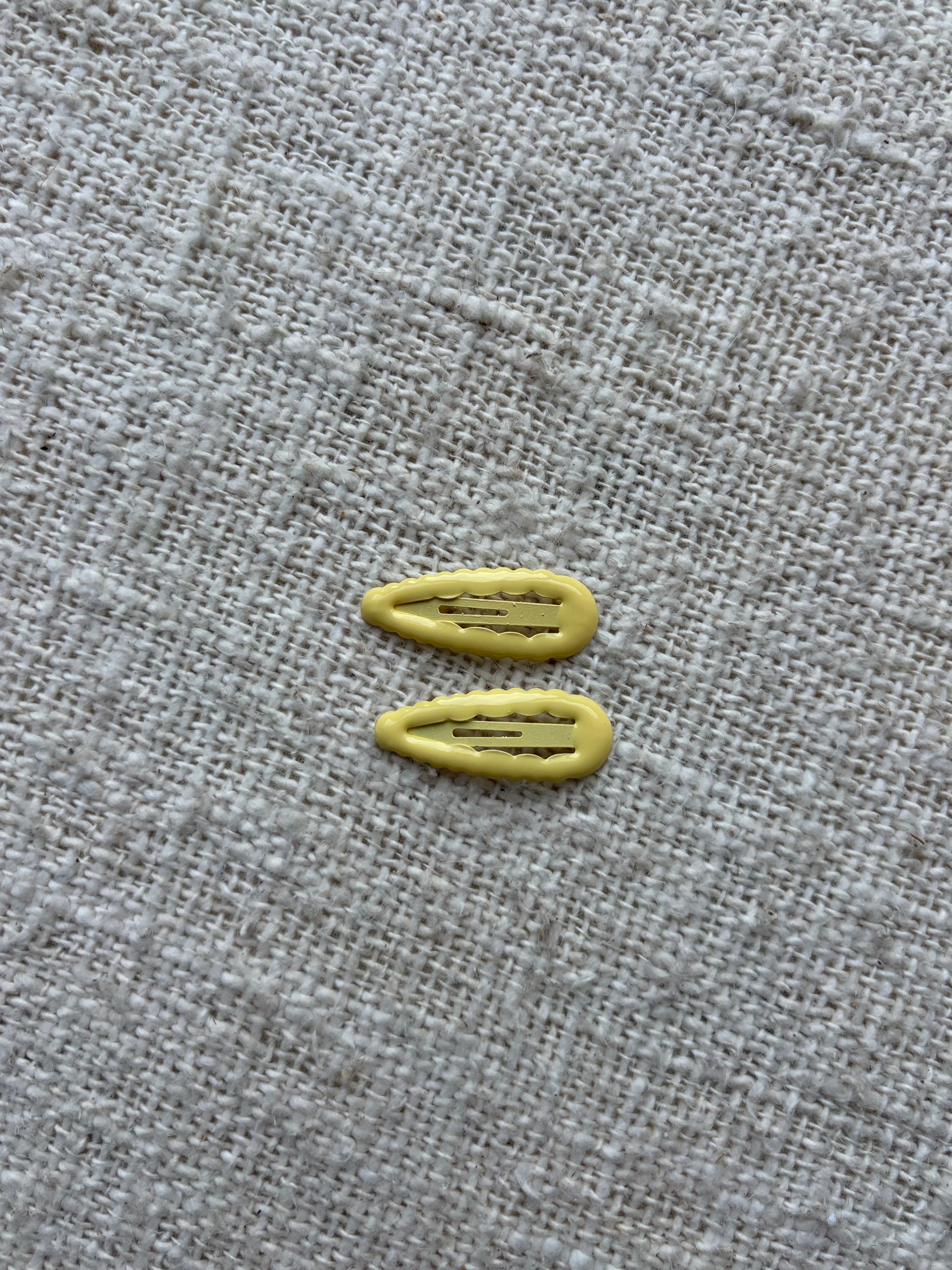 Butter yellow 2 hairclips