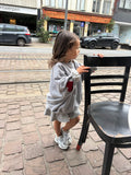 Oversize sweater met hartjespatch