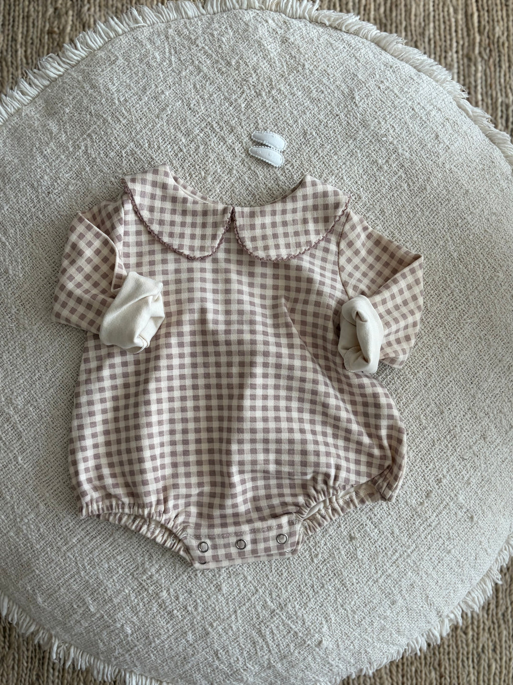 bébé geruite onesie