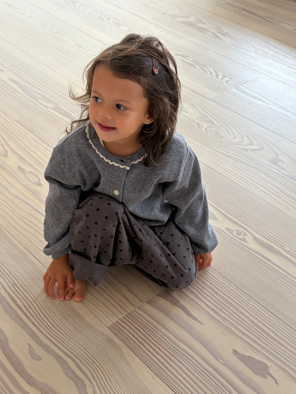 Charcoal denim bolletjes broek