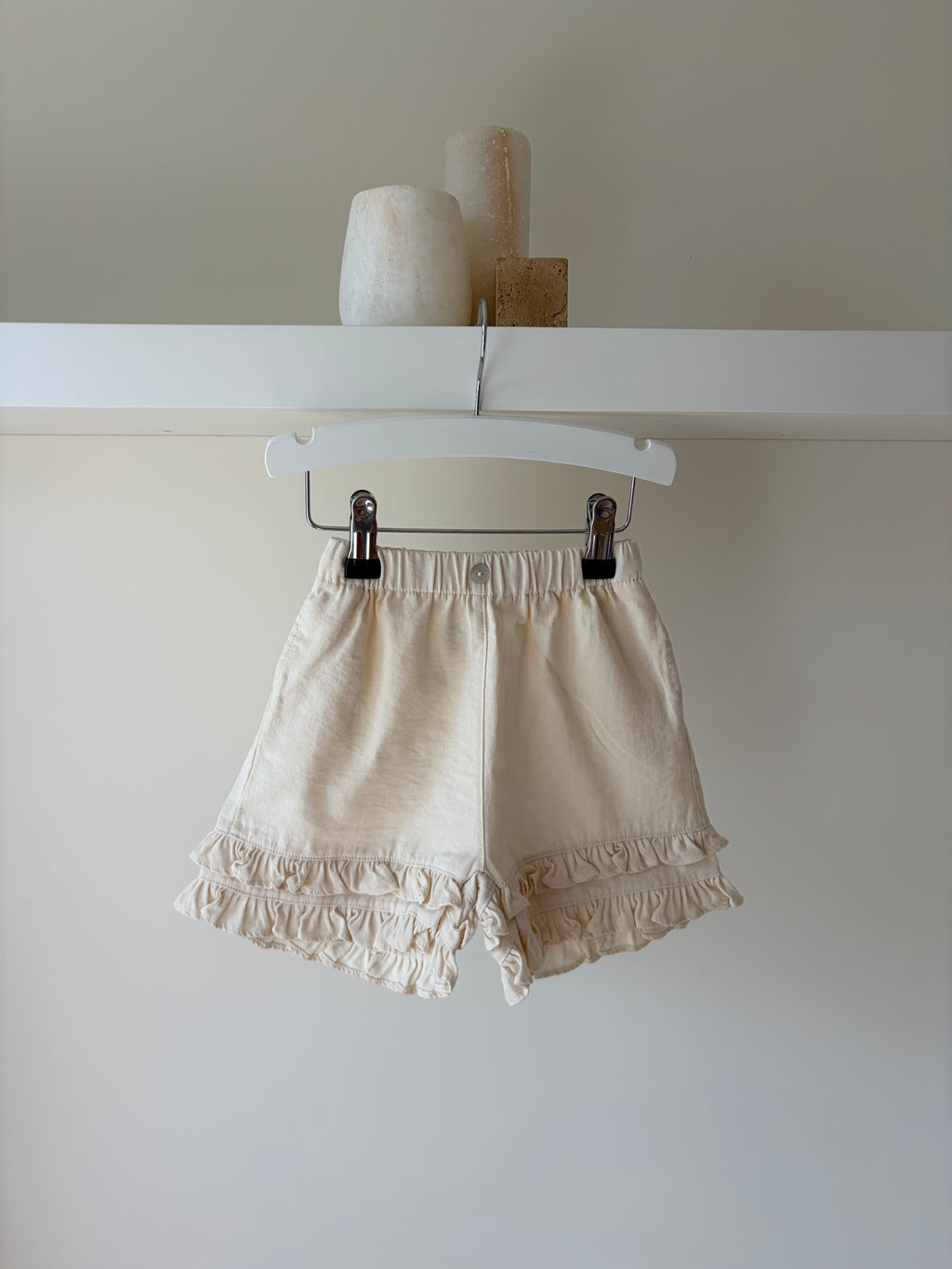 Short met ruches - beige