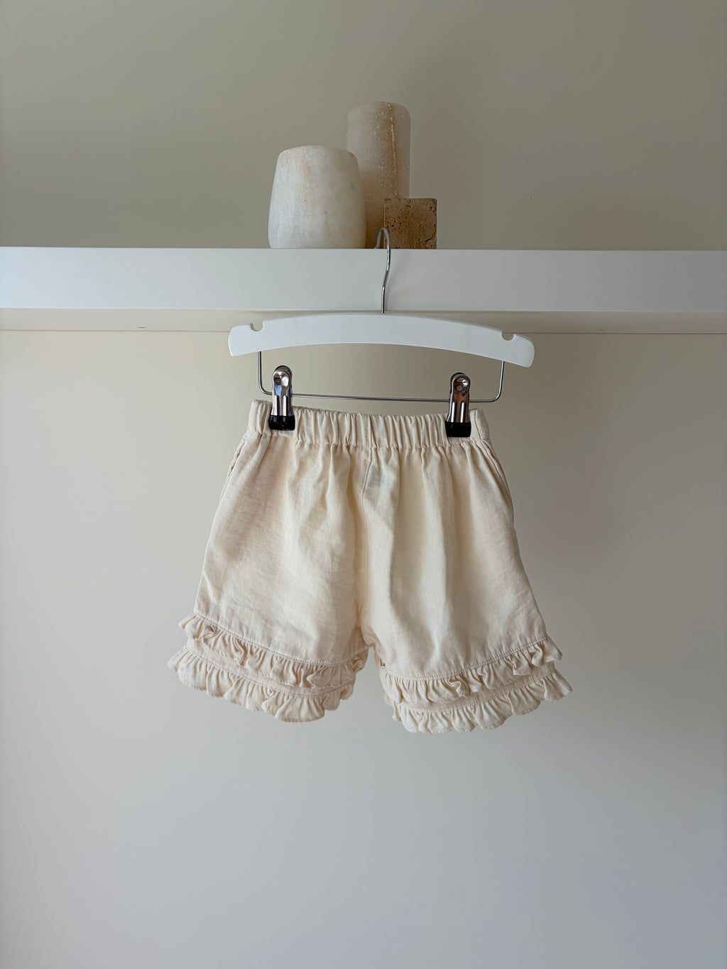 Short met ruches - beige