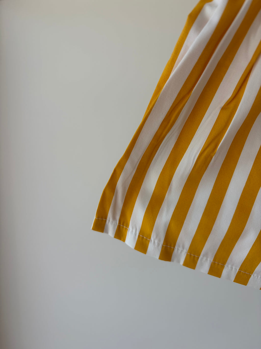 Gestreept short - geel & wit