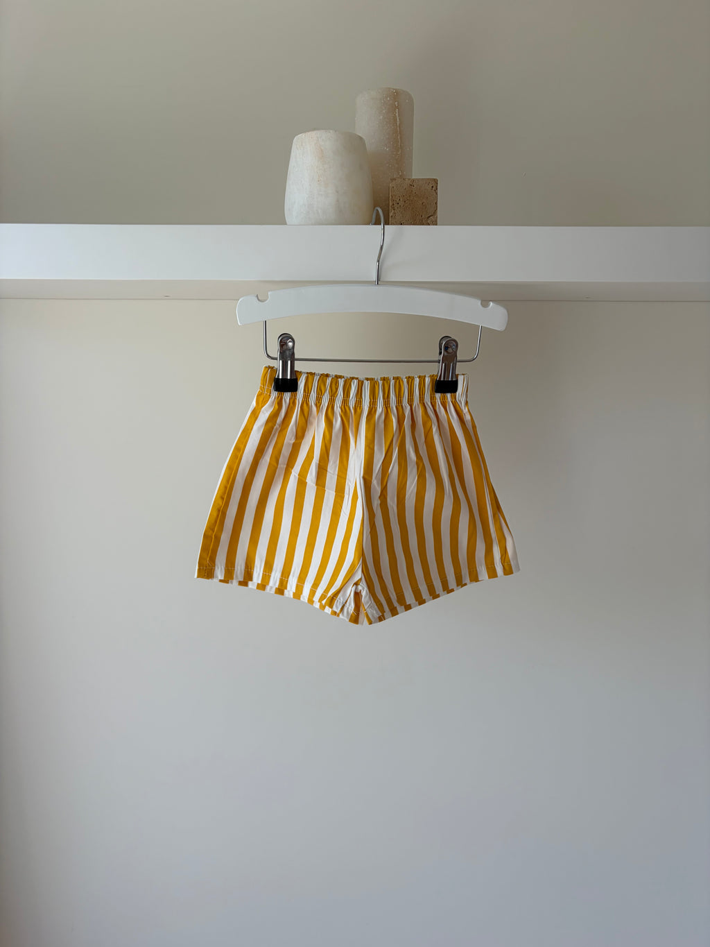Gestreept short - geel & wit