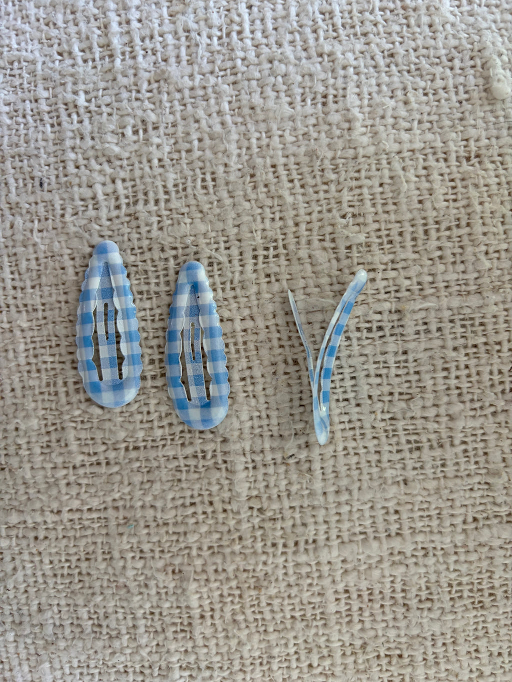 Lichtblauwe gestreepte haarspeldjes -  set van 3