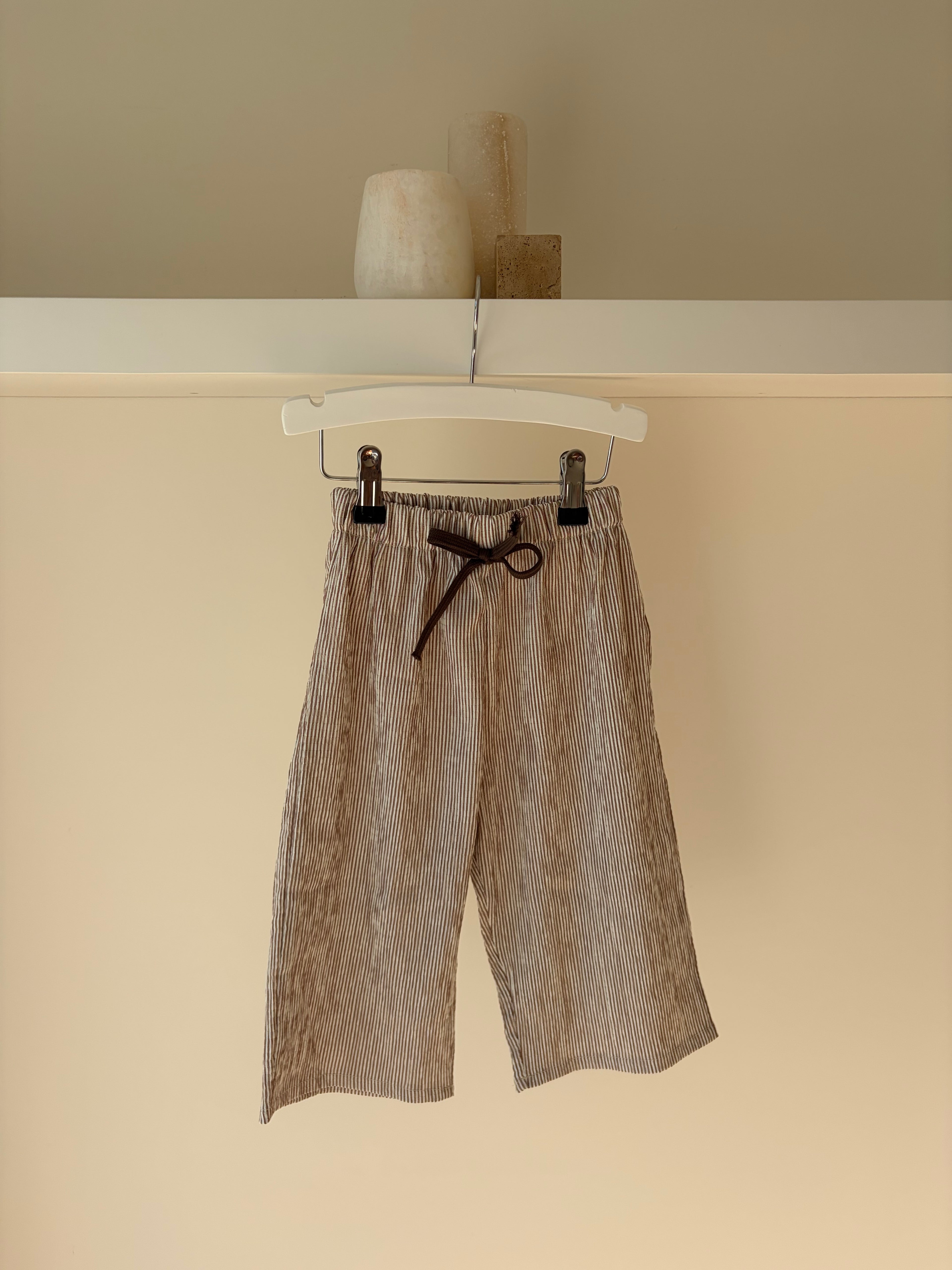 Gestreept bruine broek - bruin & wit