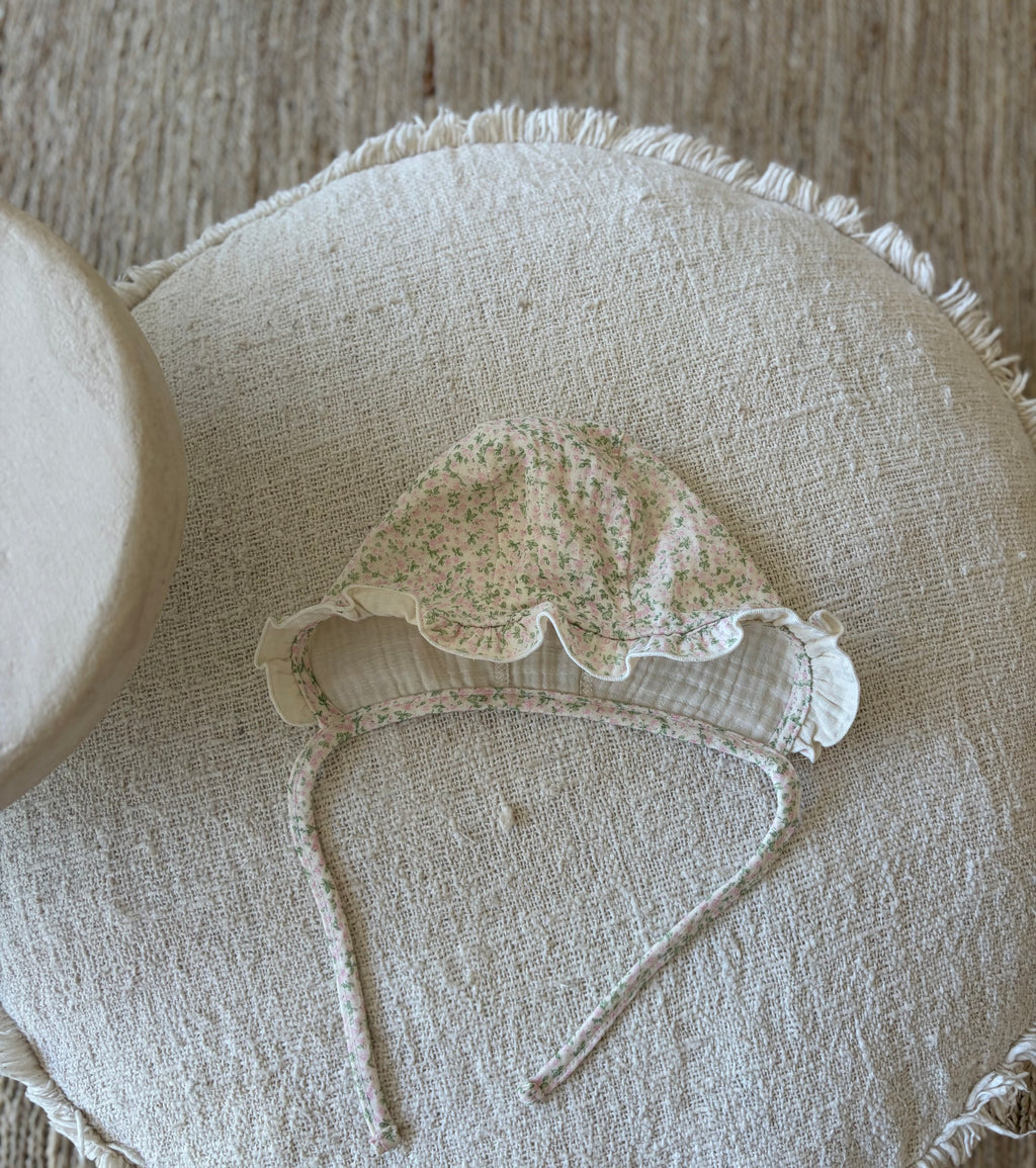 Bloemen bonnet